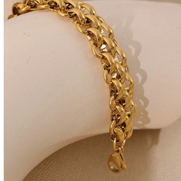 New 18k Gold Wide Chain Chunky Bracelet - Picture 8 of 9